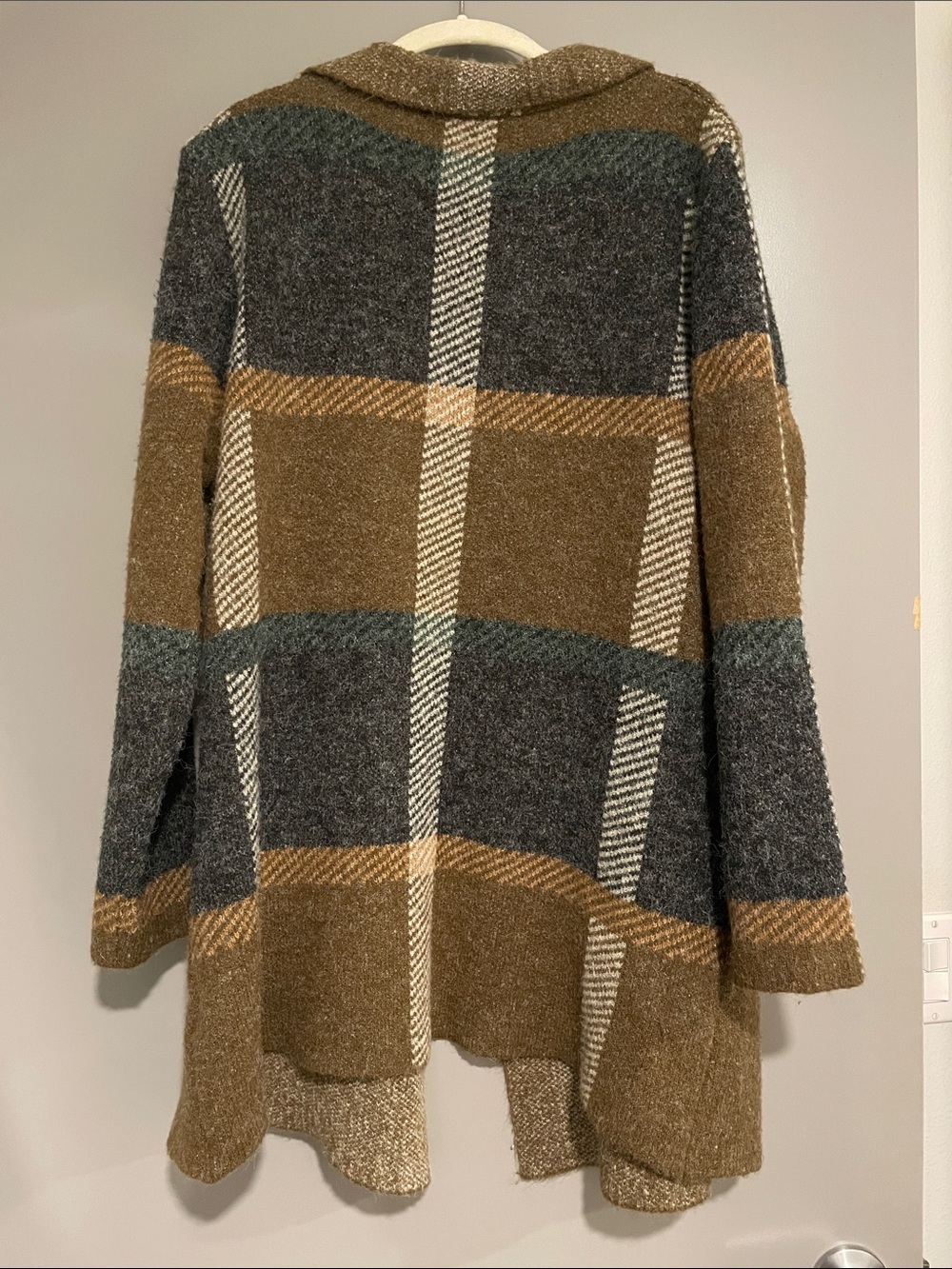 Joseph A Plaid Open Front Coatigan in Brown, Black & Cream - Picture 2 of 3